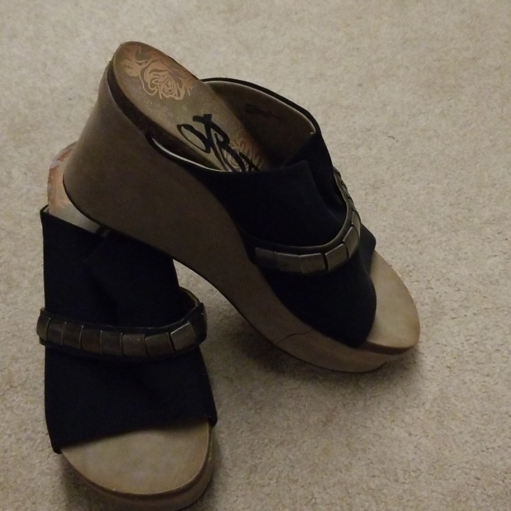 OTBT BLACK WEDGES